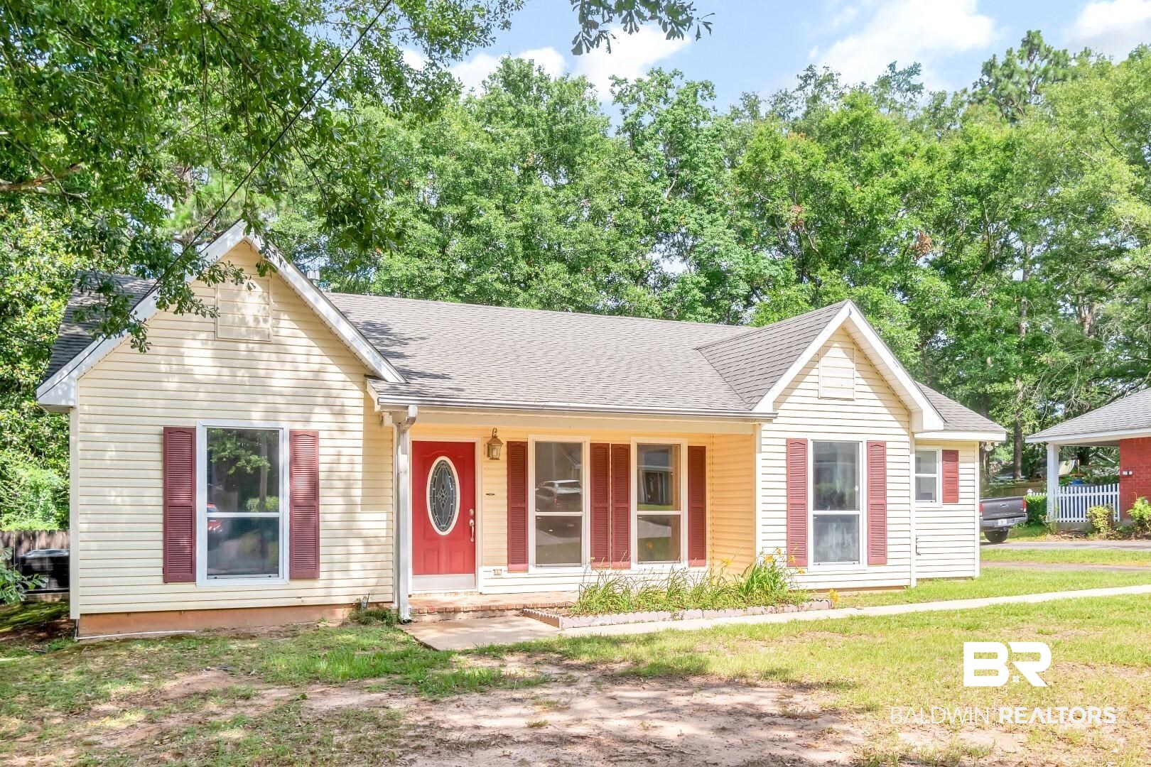 955 Louise Avenue Mobile, AL 36609 - Photo 2 of 30