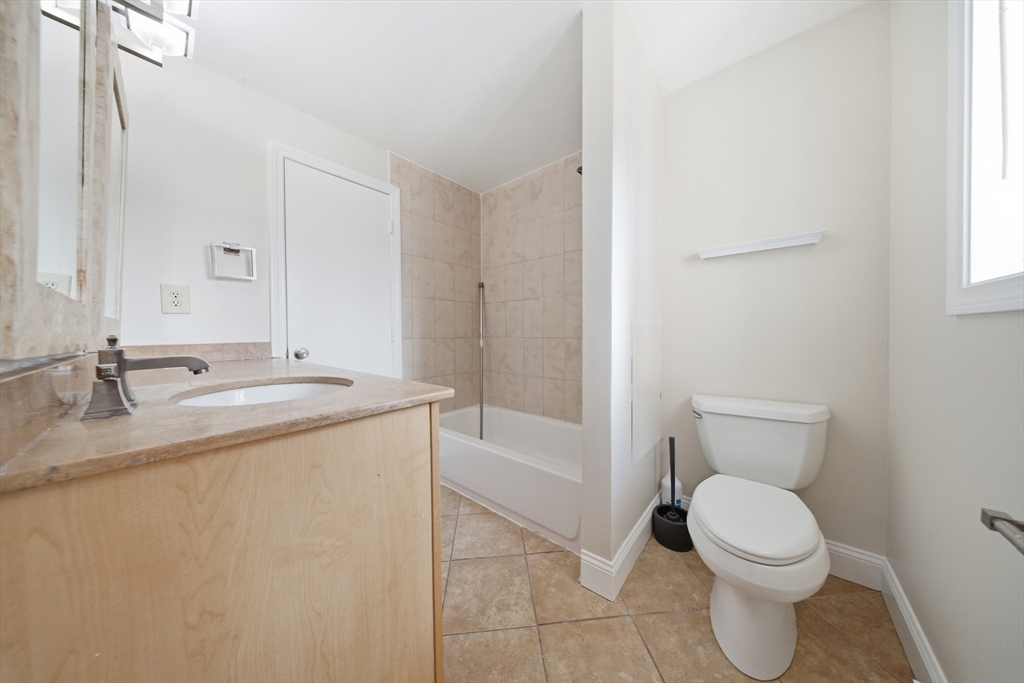 10 Erick Road, Unit 32 Mansfield, MA 02048 - Photo 12 of 26 Gallery Image 12