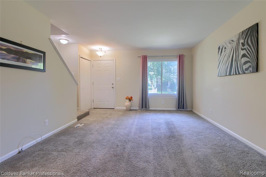 3114 Summers Road Keego Harbor, MI 48320 - Photo 6 of 30 Gallery Image 6