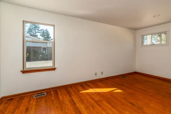 $295,000 | 1004 South Taylor Drive, Carbondale, IL 62901