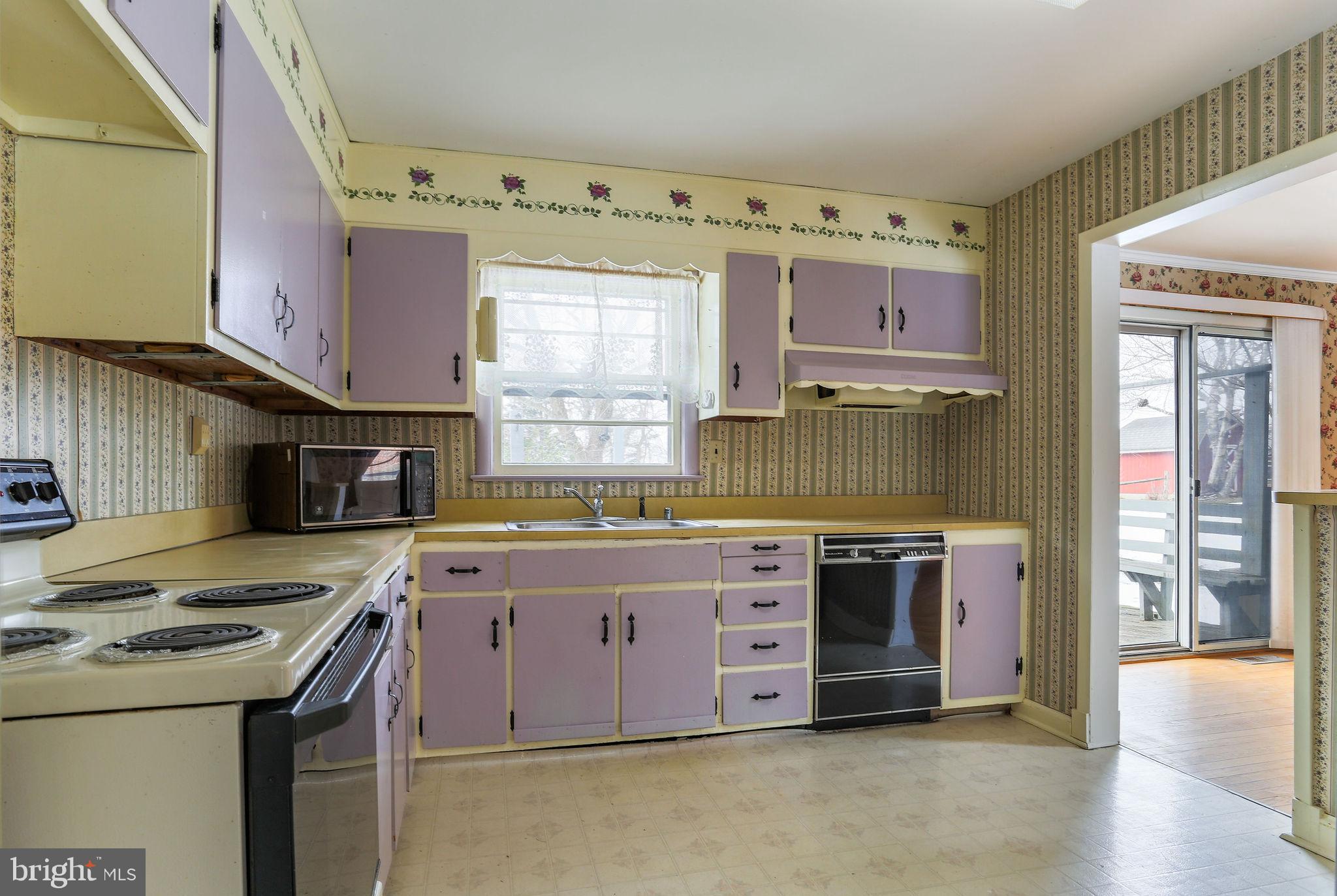 6020 Linganore Road Frederick, MD 21701 - Photo 10 of 46 Room to add an Island or Redesign the Layout