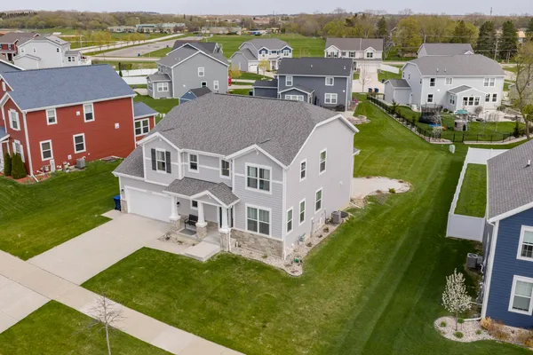 $759,900 | W241-n5660 Maple Grove Lane, Sussex, WI 53089