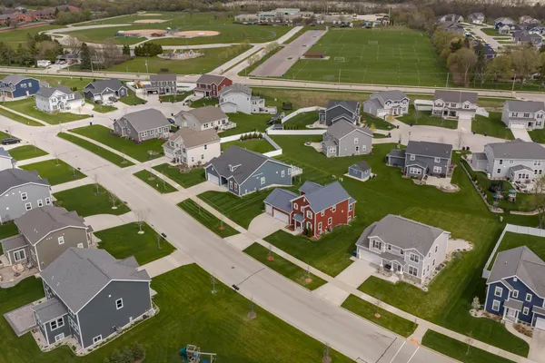 $759,900 | W241-n5660 Maple Grove Lane, Sussex, WI 53089