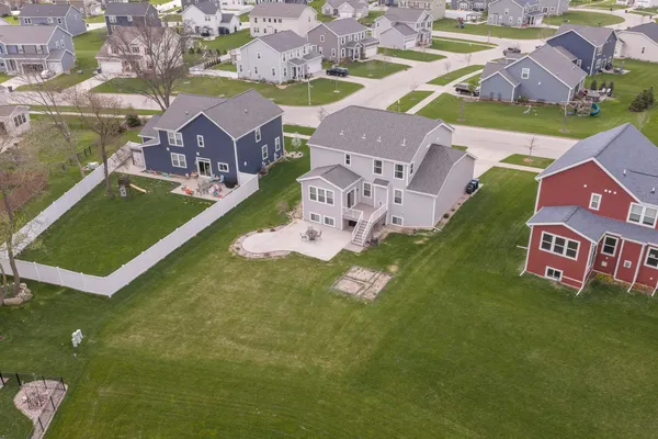 $759,900 | W241-n5660 Maple Grove Lane, Sussex, WI 53089