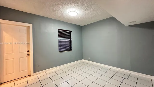$2,300 | 2220 Charleston Street, Unit 1, Hollywood, FL 33020