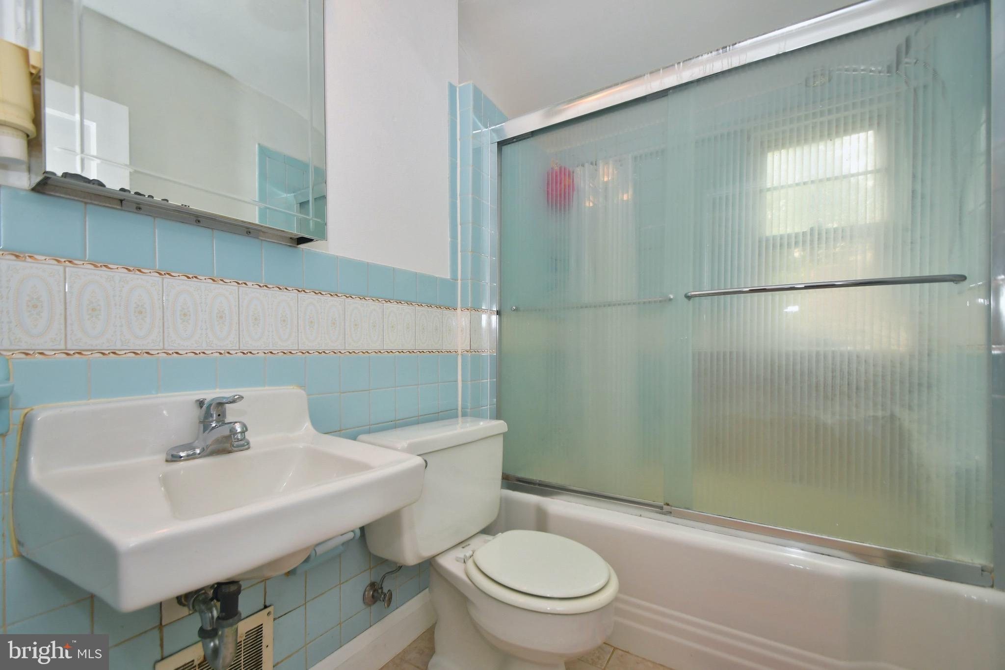 1605 Mussula Road Baltimore, MD 21286 - Photo 20 of 37 Hall Bathroom