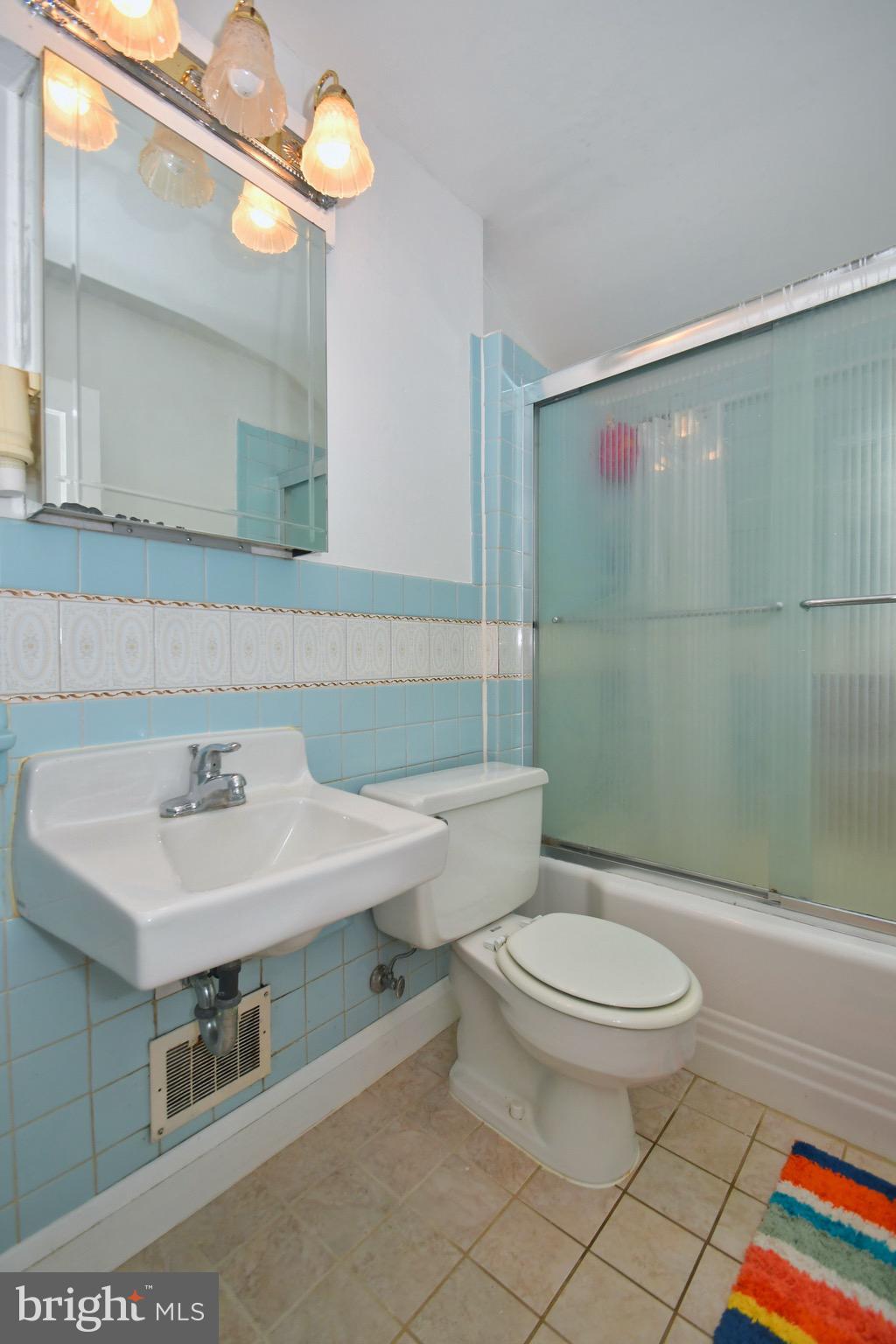 1605 Mussula Road Baltimore, MD 21286 - Photo 21 of 37 Hall Bathroom