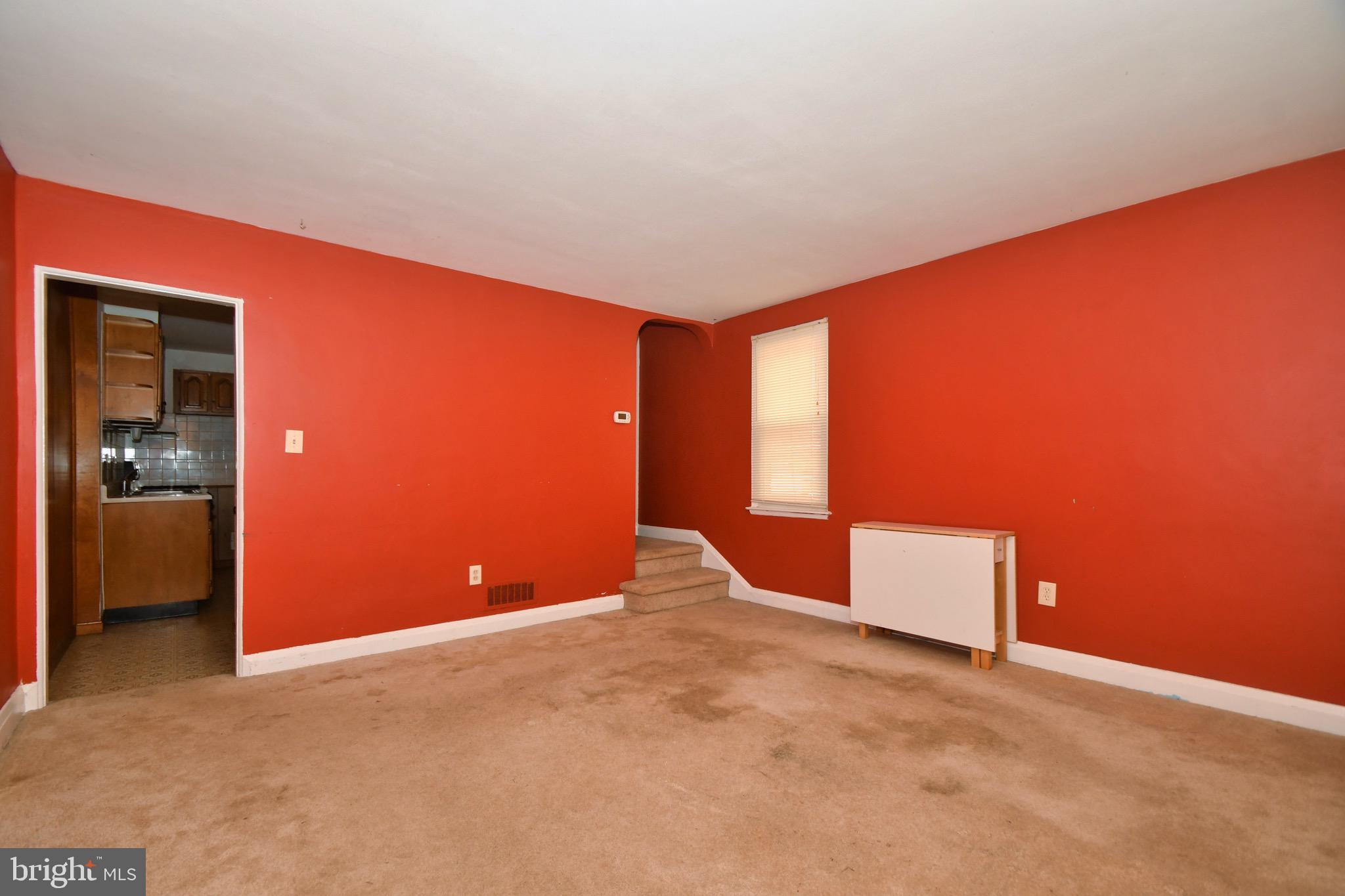 1605 Mussula Road Baltimore, MD 21286 - Photo 6 of 37 Living Room