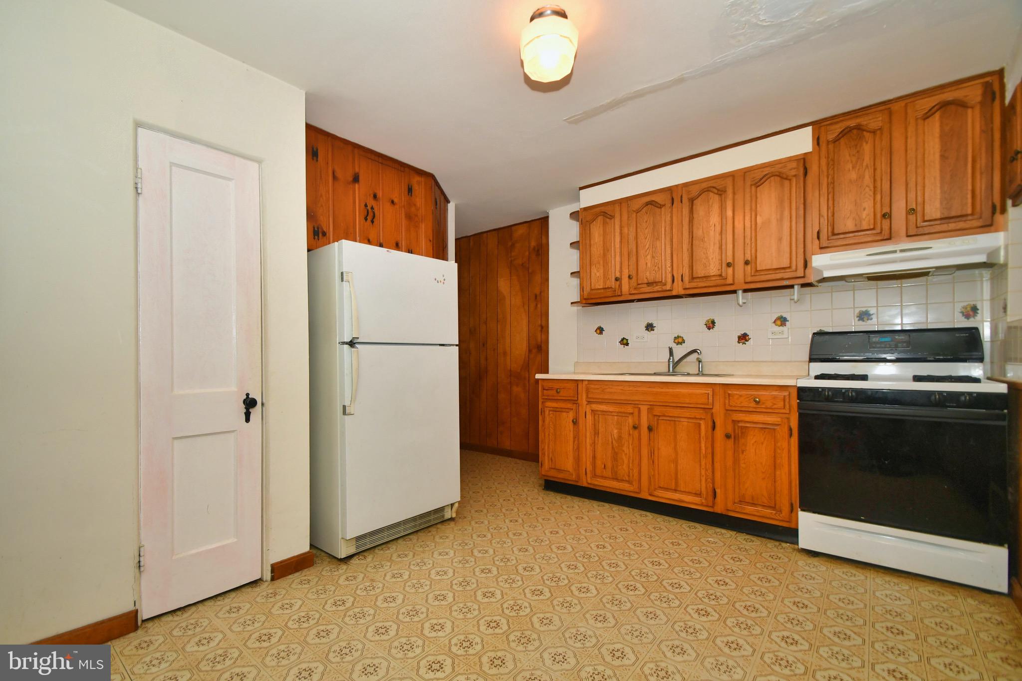 1605 Mussula Road Baltimore, MD 21286 - Photo 8 of 37 Kitchen