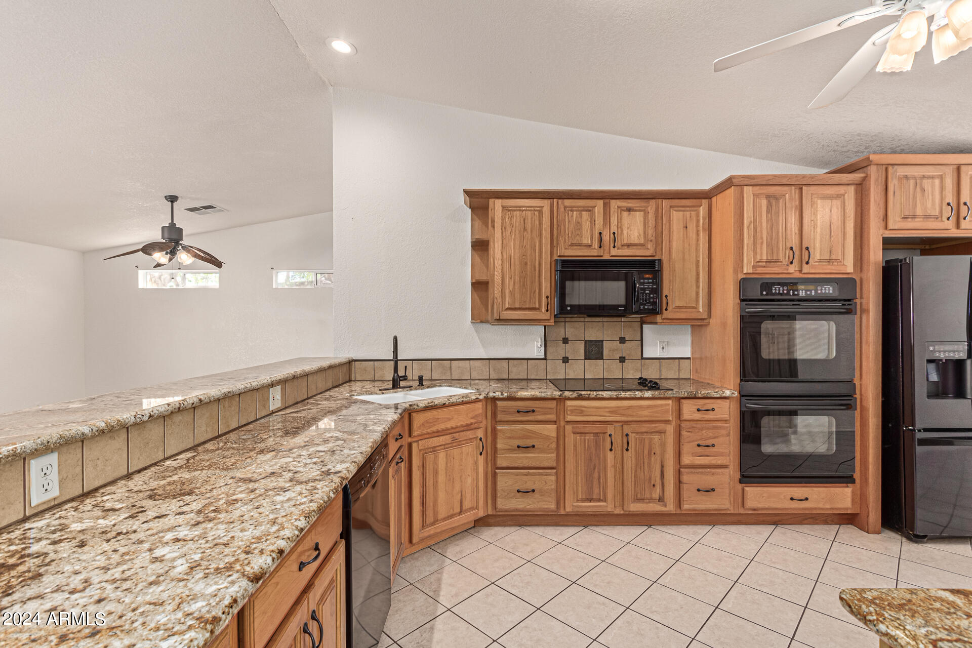 4825 East Pearce Road Phoenix, AZ 85044 - Photo 16 of 50 Kitchen.