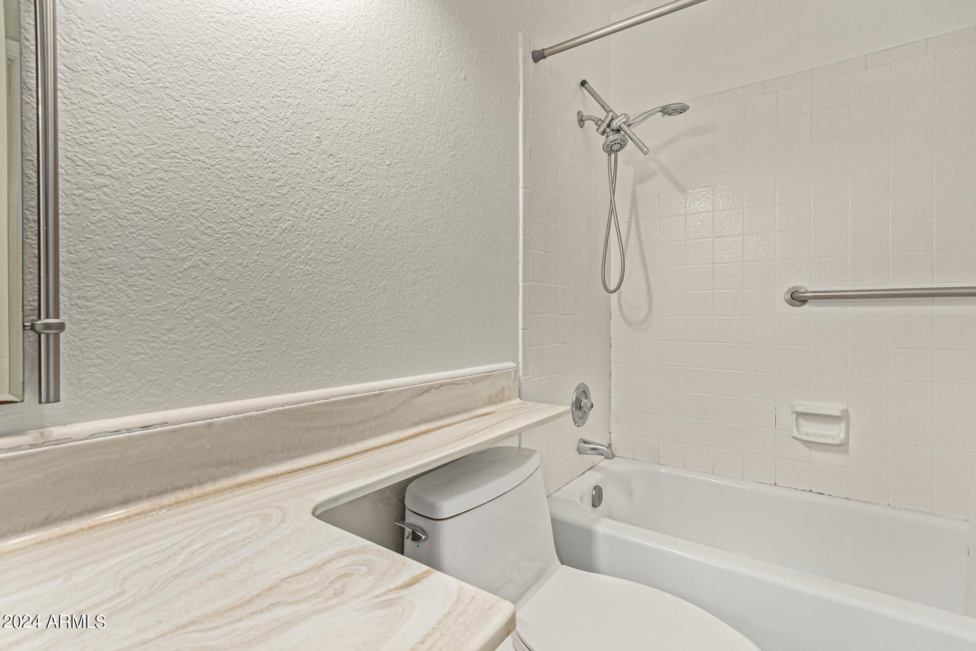 4825 East Pearce Road Phoenix, AZ 85044 - Photo 29 of 50 Hall bath