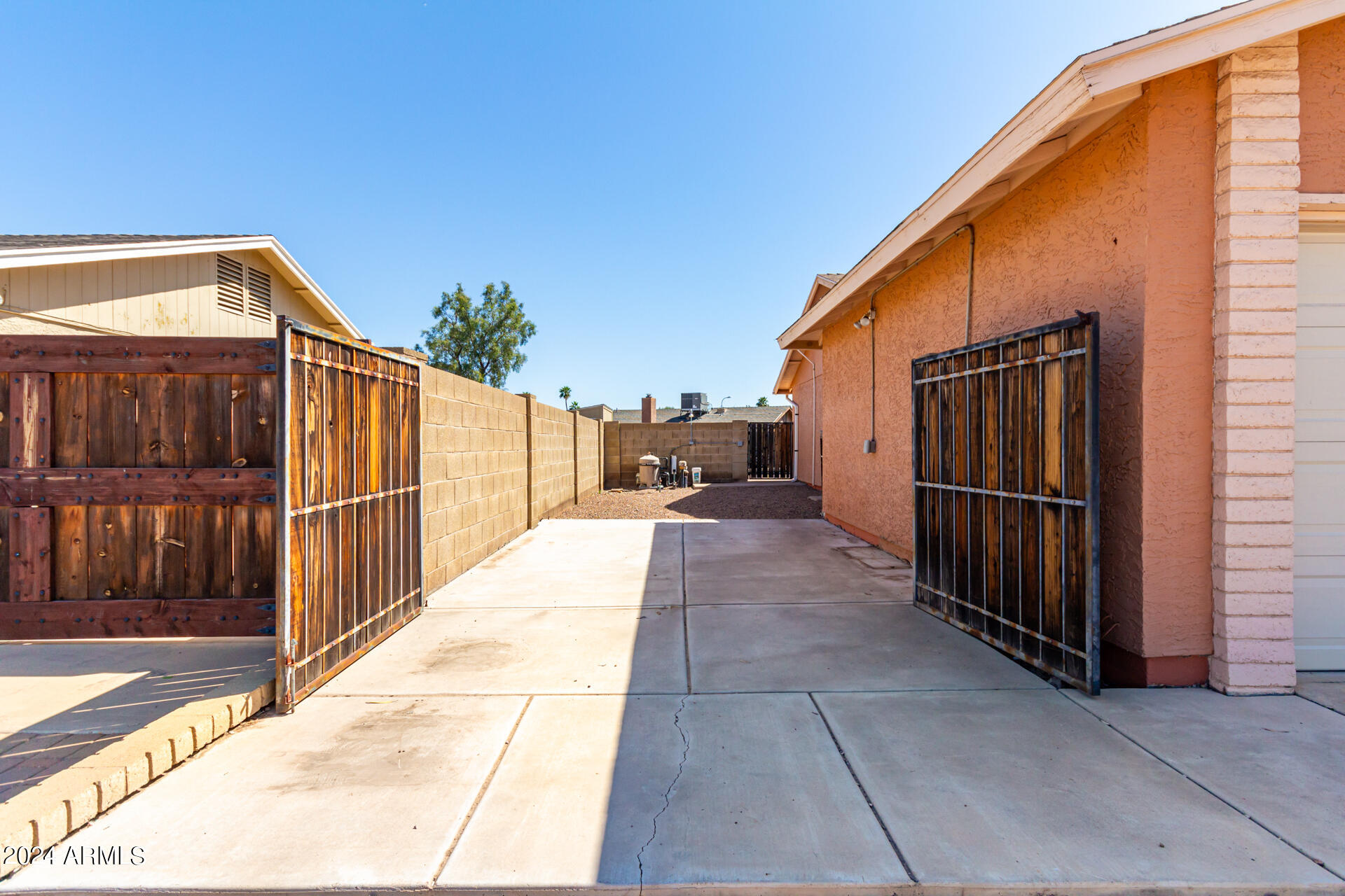 4825 East Pearce Road Phoenix, AZ 85044 - Photo 48 of 50 RV gate to side yard
