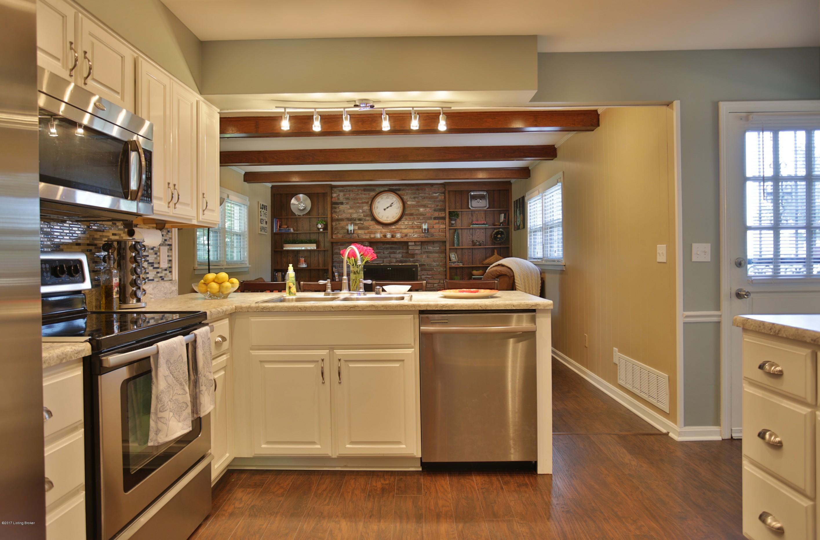 3708 Longview Road Louisville, KY 40299 - Photo 5 of 38 18
