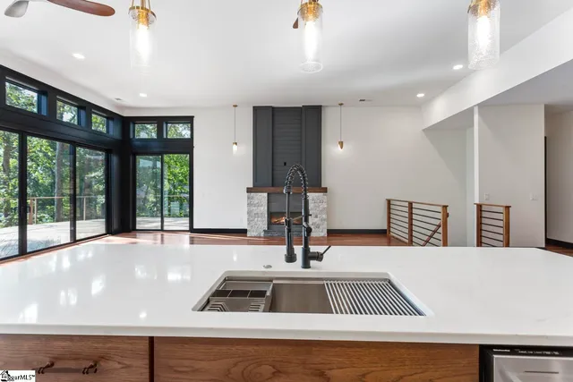 $2,997,000 | 4014 Hardwood Pointe Drive, West Union, SC 29696