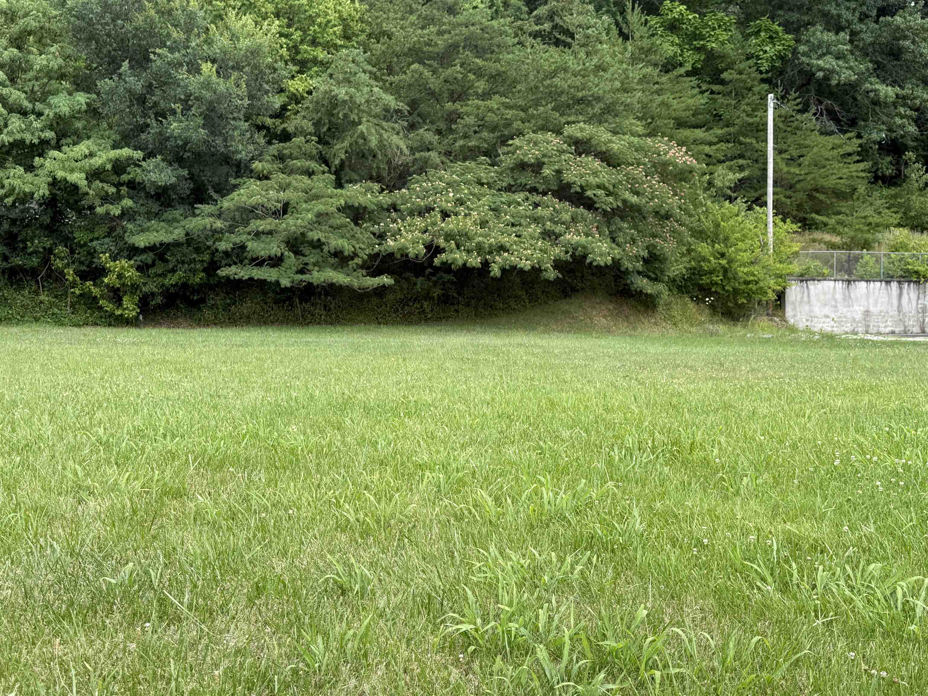 Midland Trail Ashland, KY 41102 - Photo 1 of 5