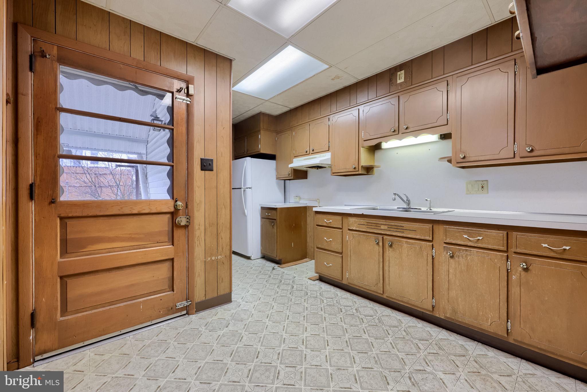 824 Madison Avenue Reading, PA 19601 - Photo 11 of 32