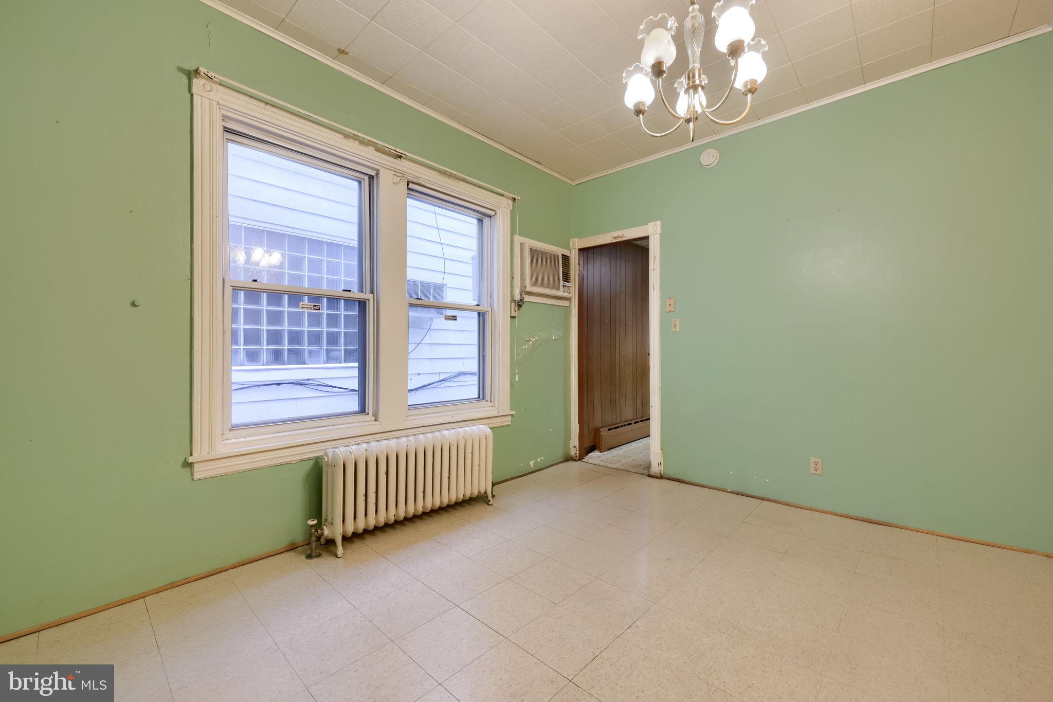 824 Madison Avenue Reading, PA 19601 - Photo 7 of 32