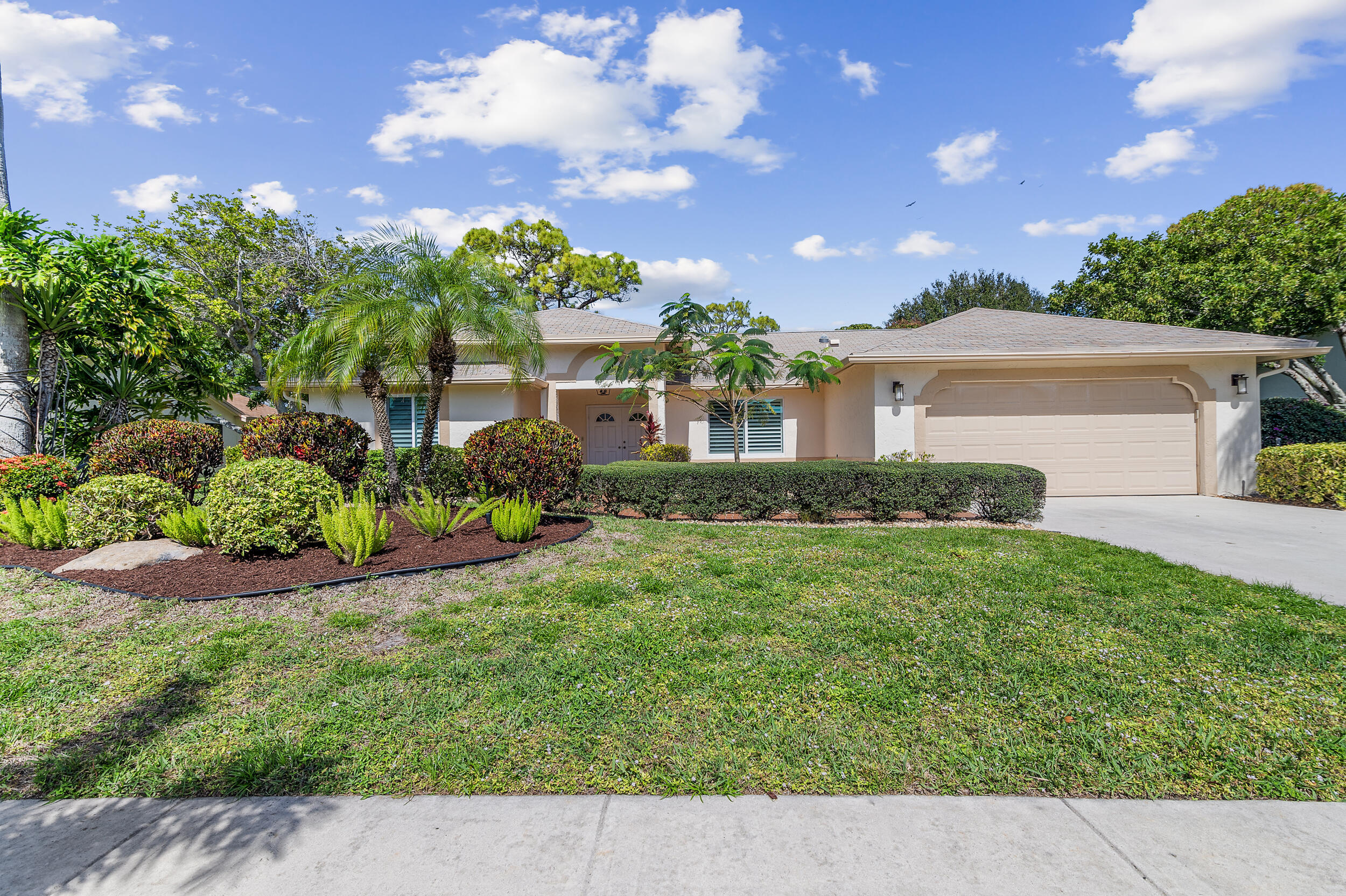 2685 Riviera Drive Delray Beach, FL 33445 - Photo 39 of 48 a picture of a yard