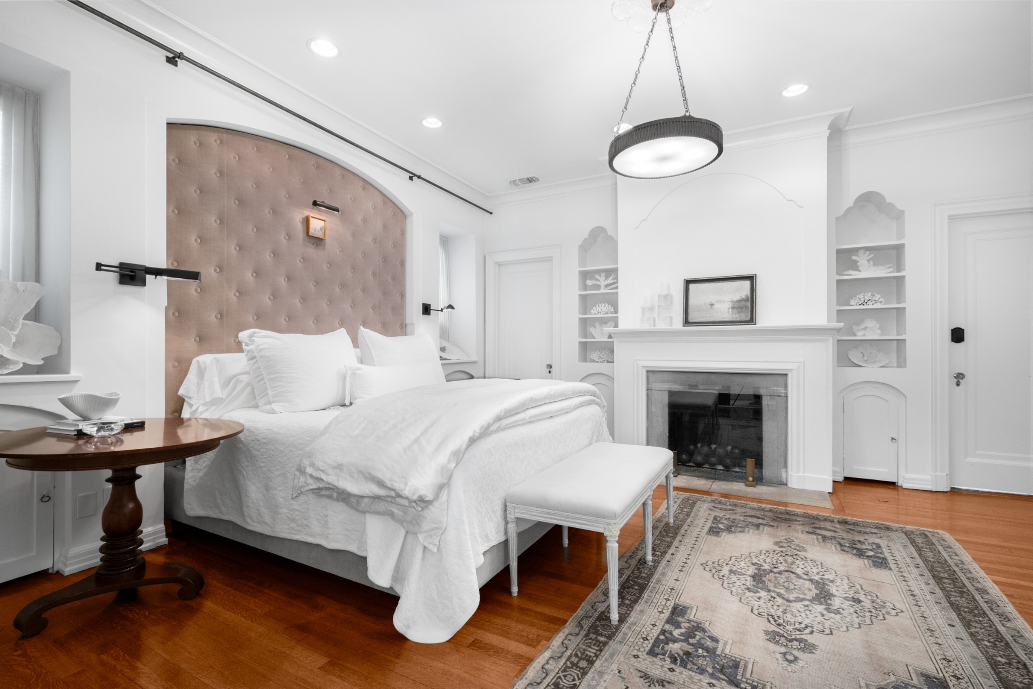 3800 Woodlawn Drive Nashville, TN 37215 - Photo 18 of 43 a spacious bedroom with a bed and a chandelier