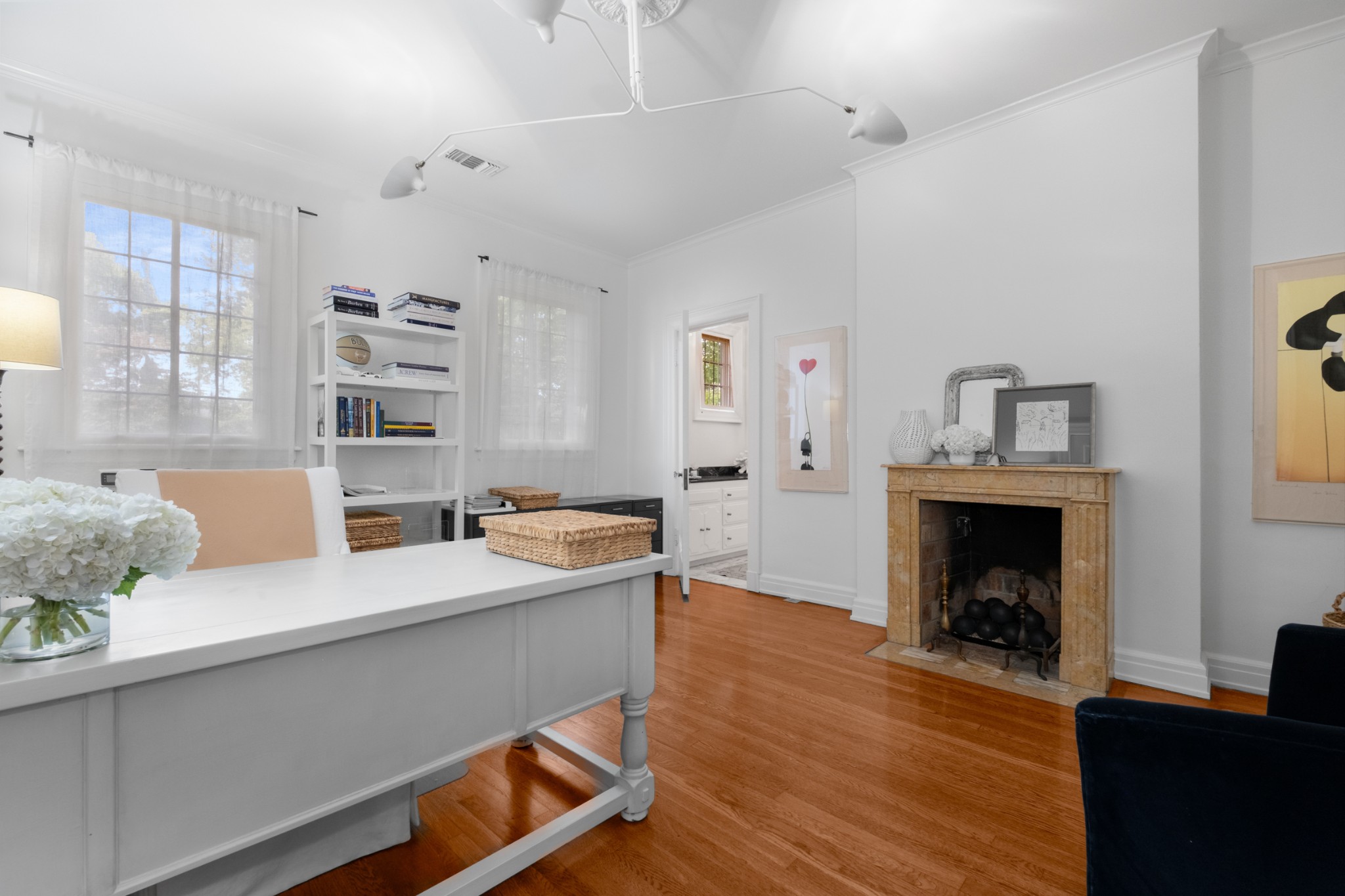 3800 Woodlawn Drive Nashville, TN 37215 - Photo 21 of 43 a room with furniture and fireplace