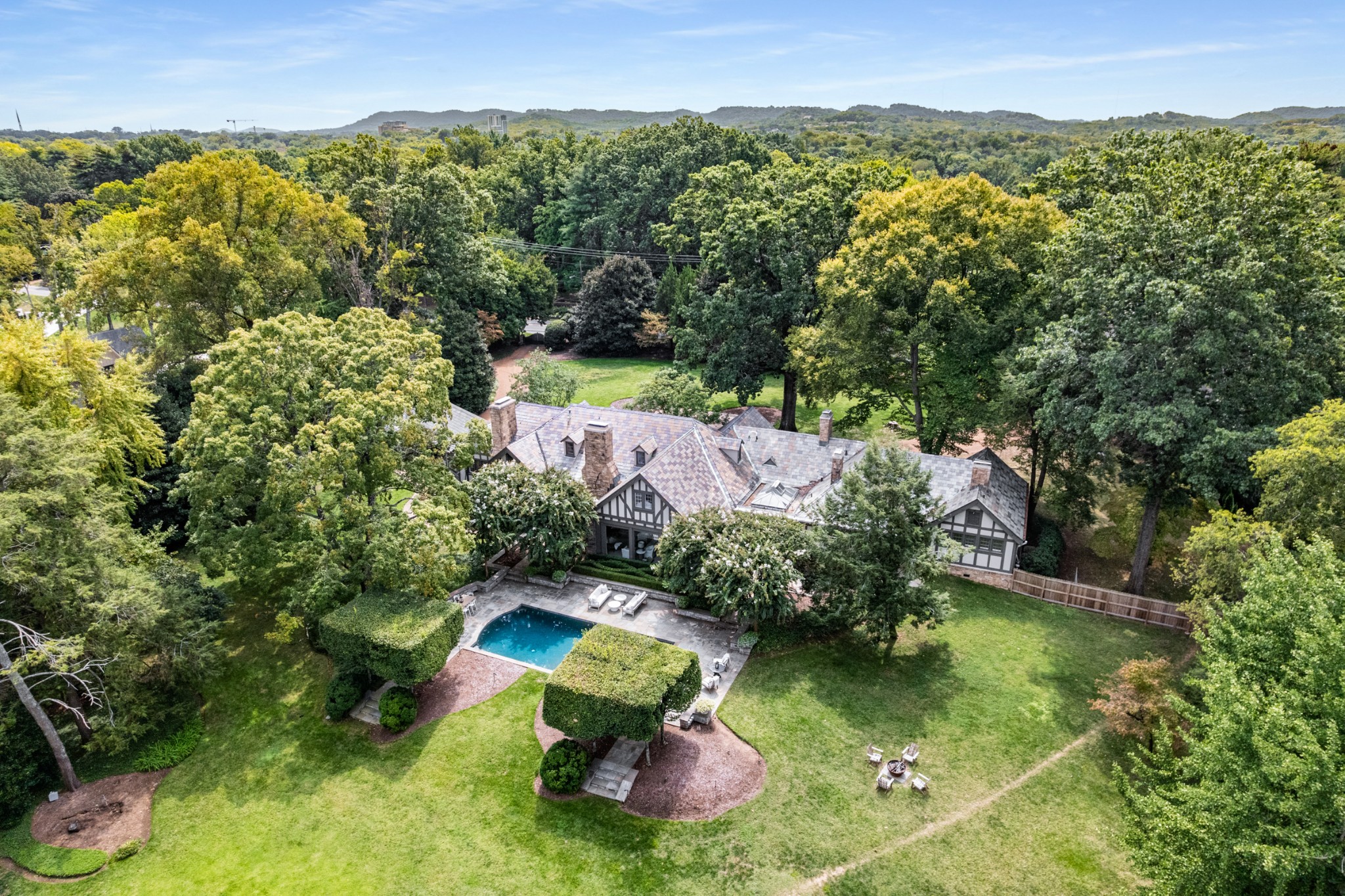3800 Woodlawn Drive Nashville, TN 37215 - Photo 42 of 43 an aerial view of a house with a yard and lake view