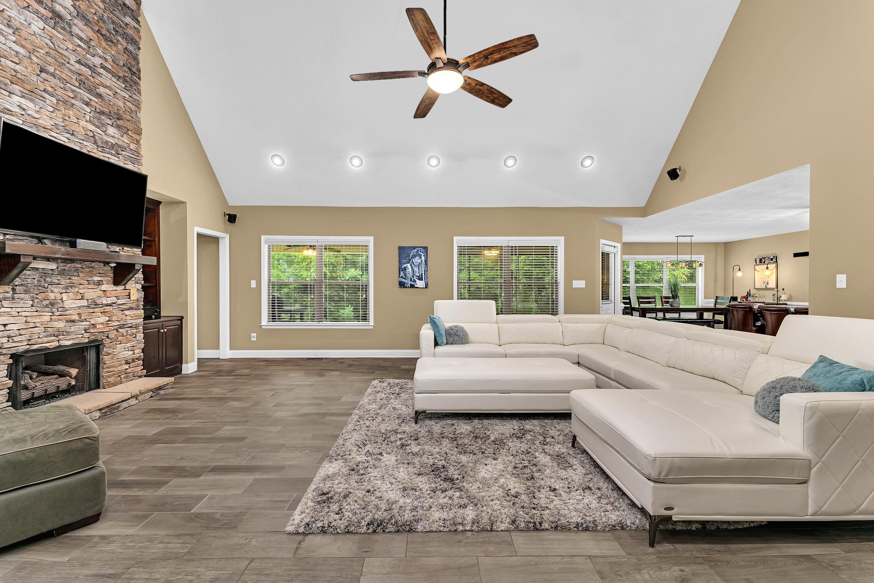 563 Huber Clay Road Warrenville, SC 29851 - Photo 12 of 37 Great Room 1