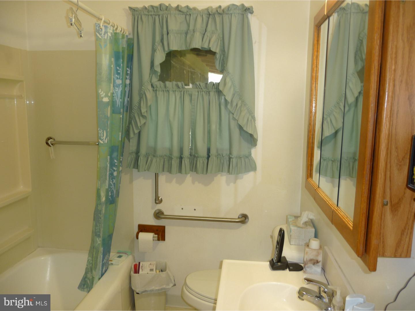 12 Randolph Road Woodbury, NJ 08096 - Photo 14 of 24 Bathroom
