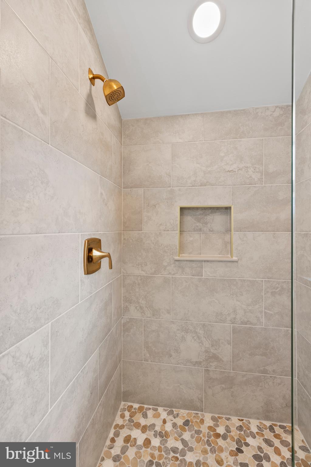 303 East Colonial Highway Hamilton, VA 20158 - Photo 19 of 38