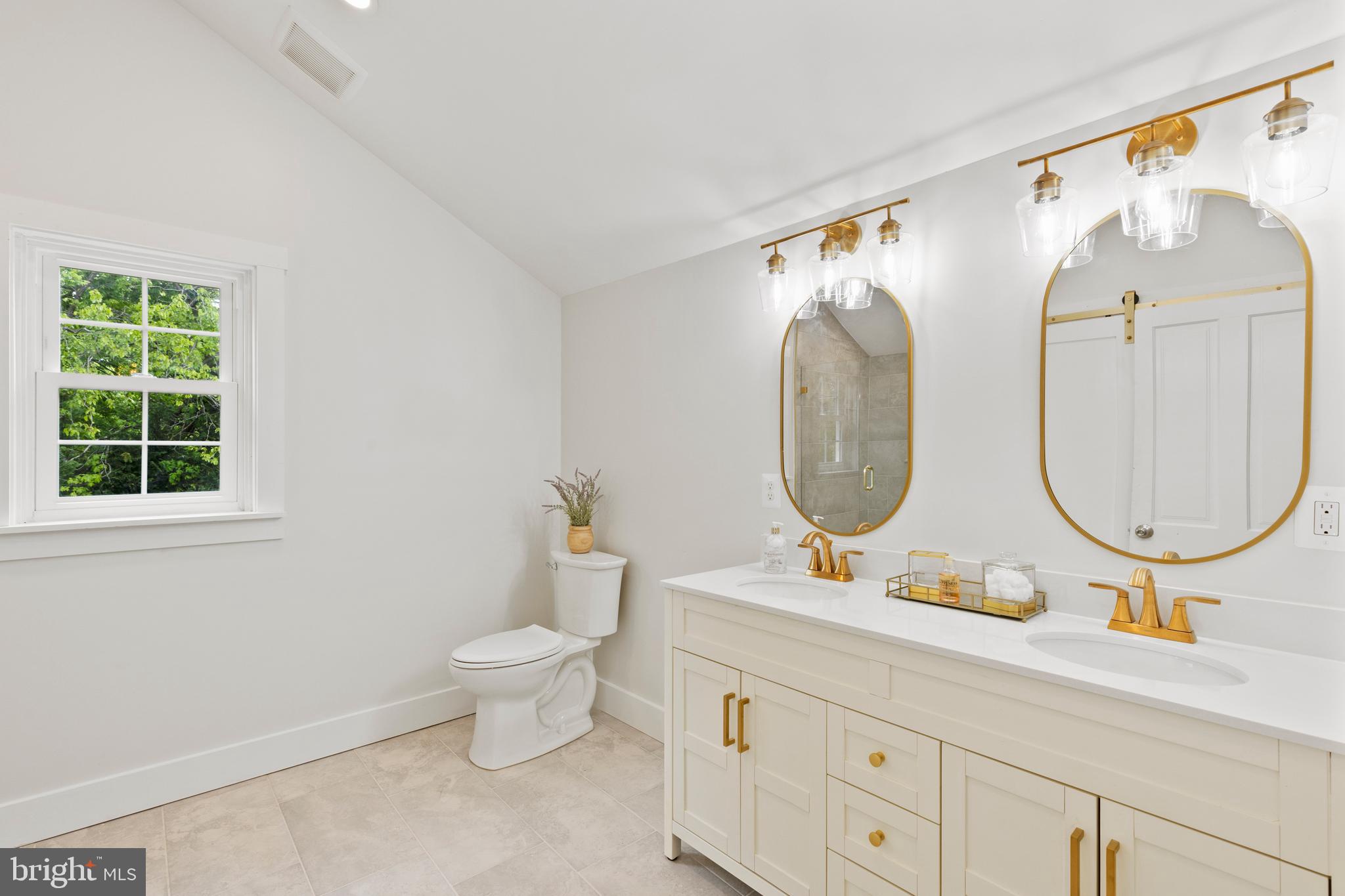 303 East Colonial Highway Hamilton, VA 20158 - Photo 21 of 38