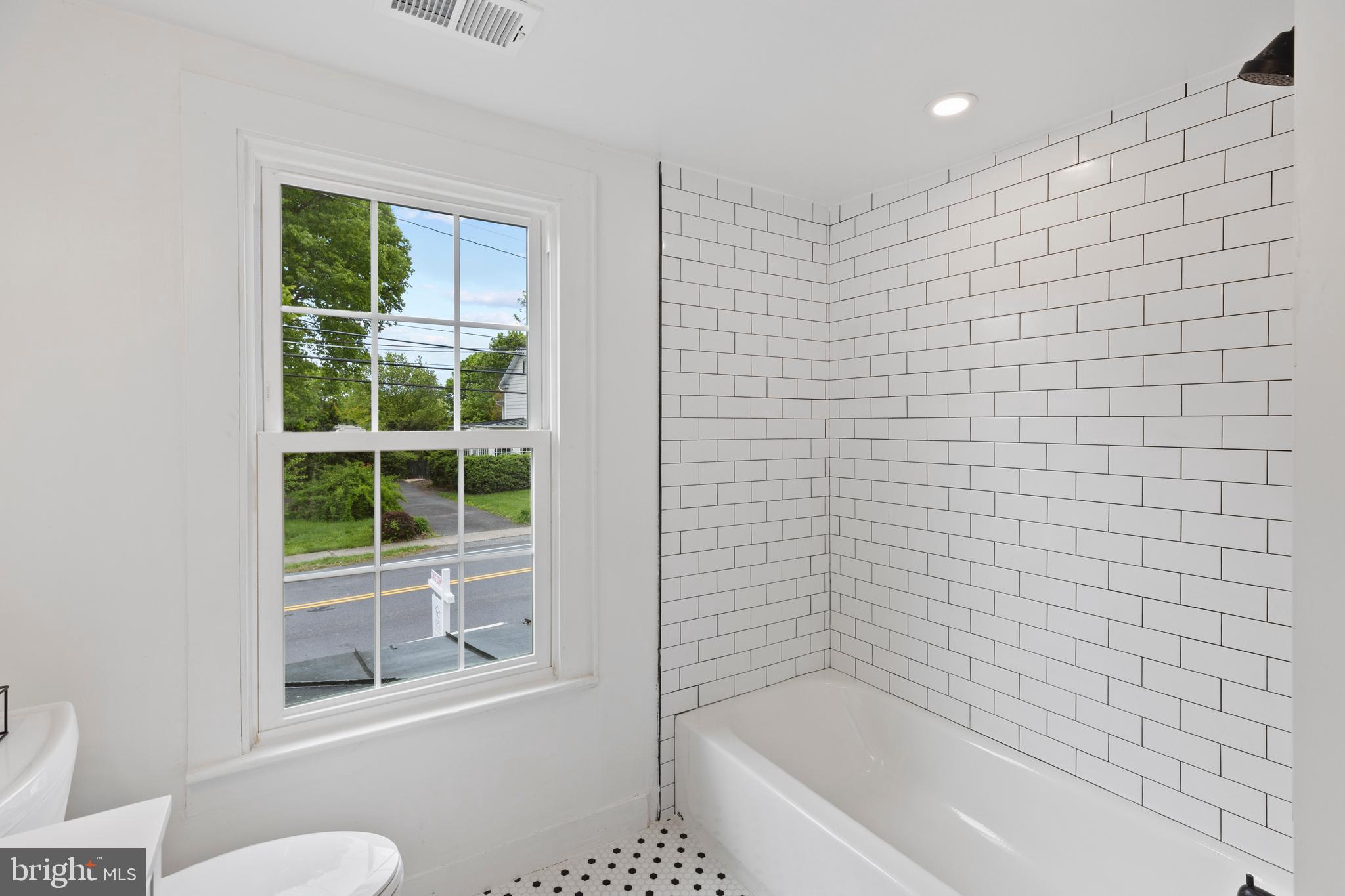 303 East Colonial Highway Hamilton, VA 20158 - Photo 22 of 38