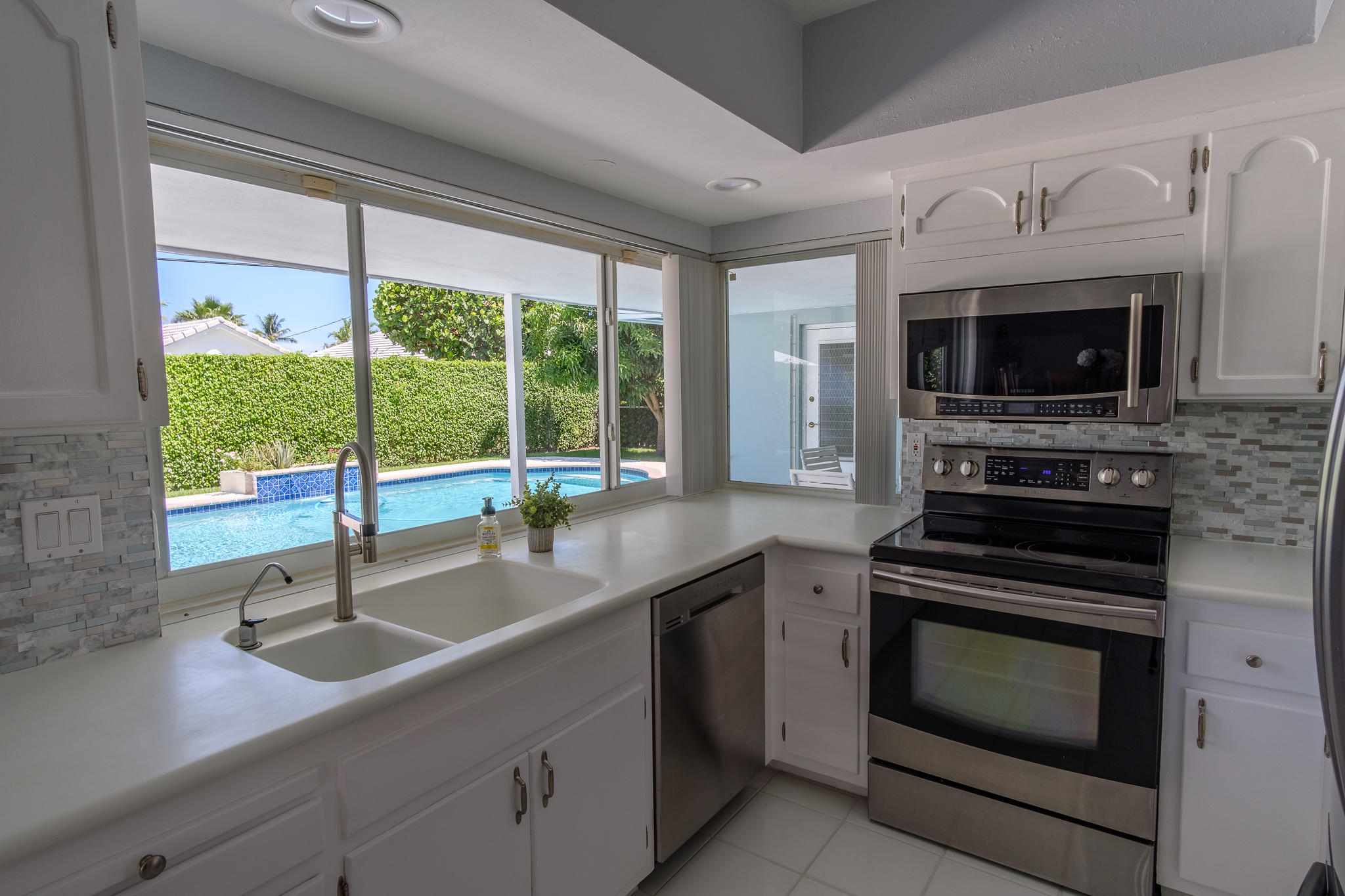 1322 Walnut Terrace Boca Raton, FL 33486 - Photo 15 of 30 kitchen3