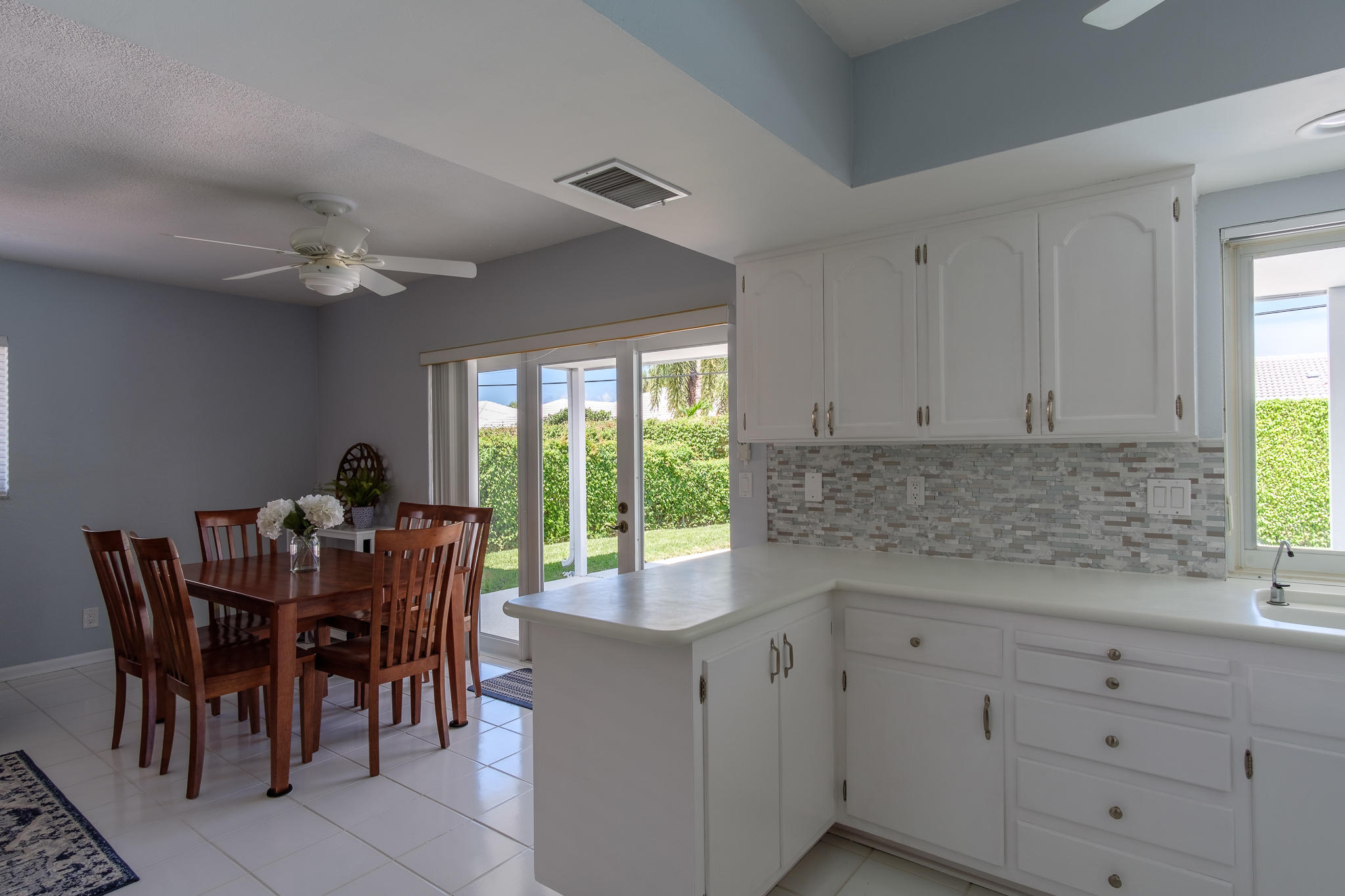 1322 Walnut Terrace Boca Raton, FL 33486 - Photo 16 of 30 kitchen/eating area