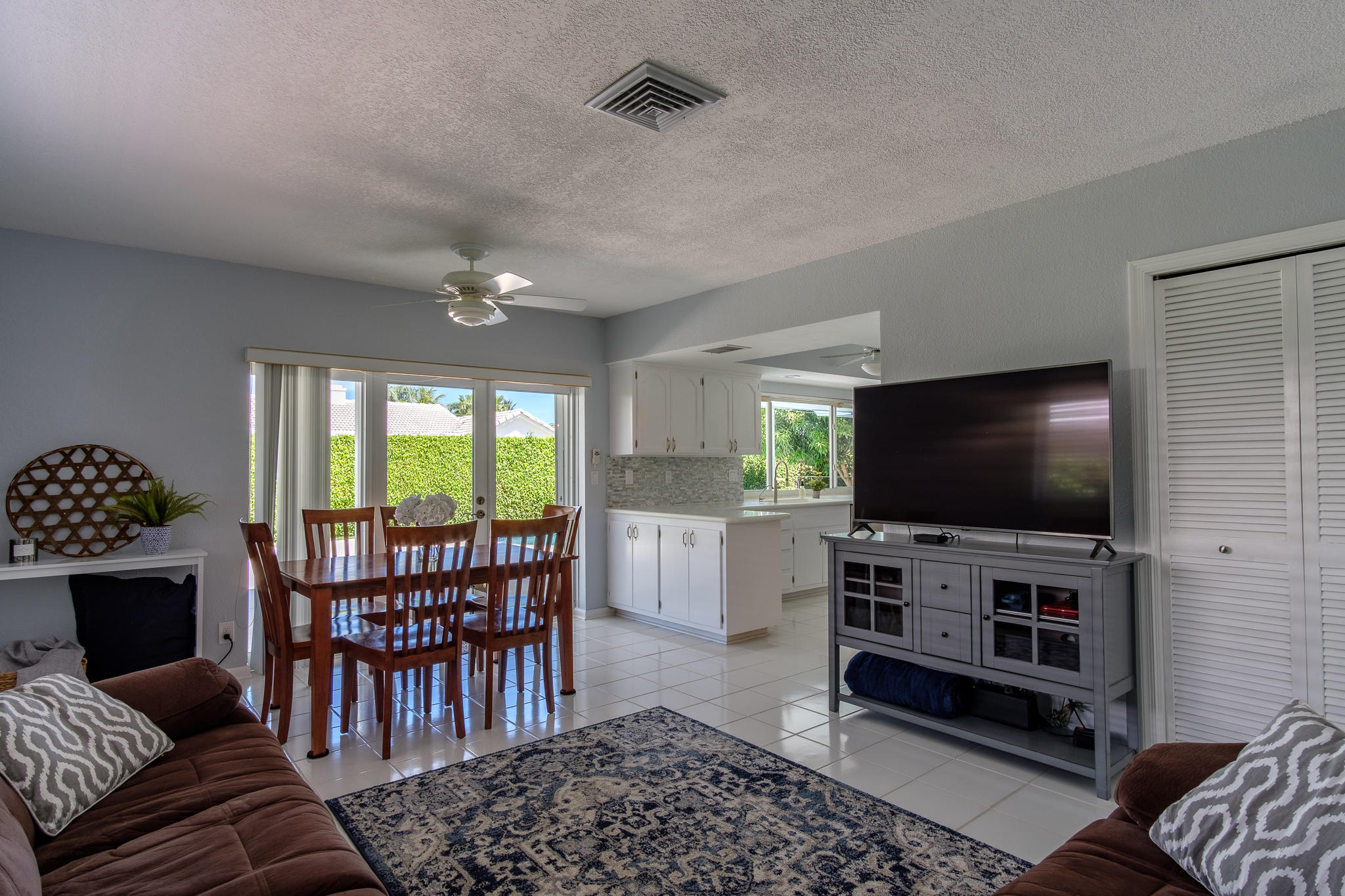 1322 Walnut Terrace Boca Raton, FL 33486 - Photo 18 of 30 family room2