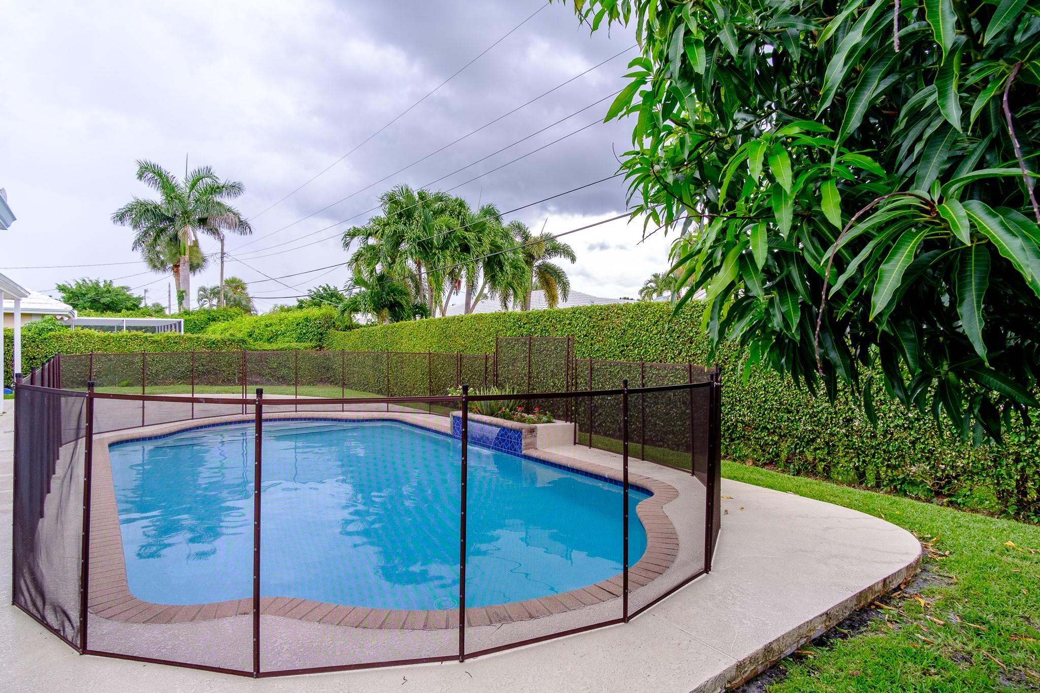 1322 Walnut Terrace Boca Raton, FL 33486 - Photo 8 of 30 1322 pool child fence