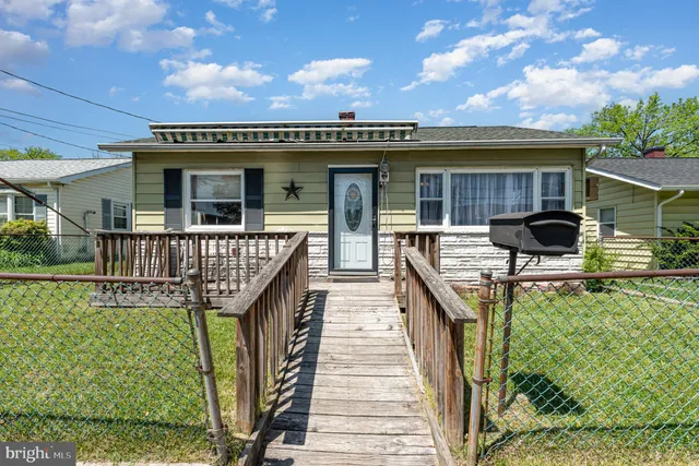 $389,900 | 40 Dogwood Drive, Baltimore, MD 21220