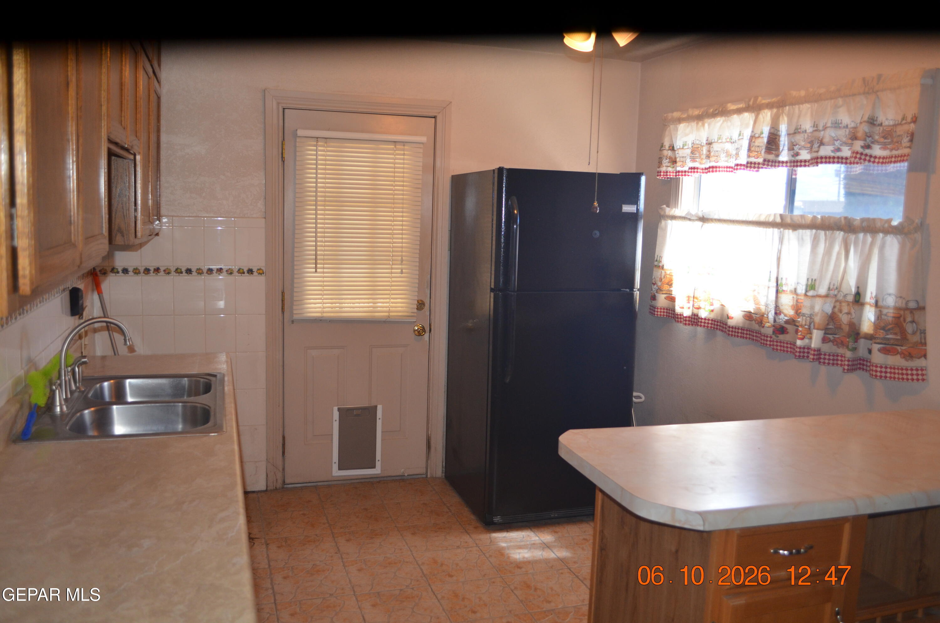 6033 Aztec Road El Paso, TX 79925 - Photo 5 of 25 DSC_0591