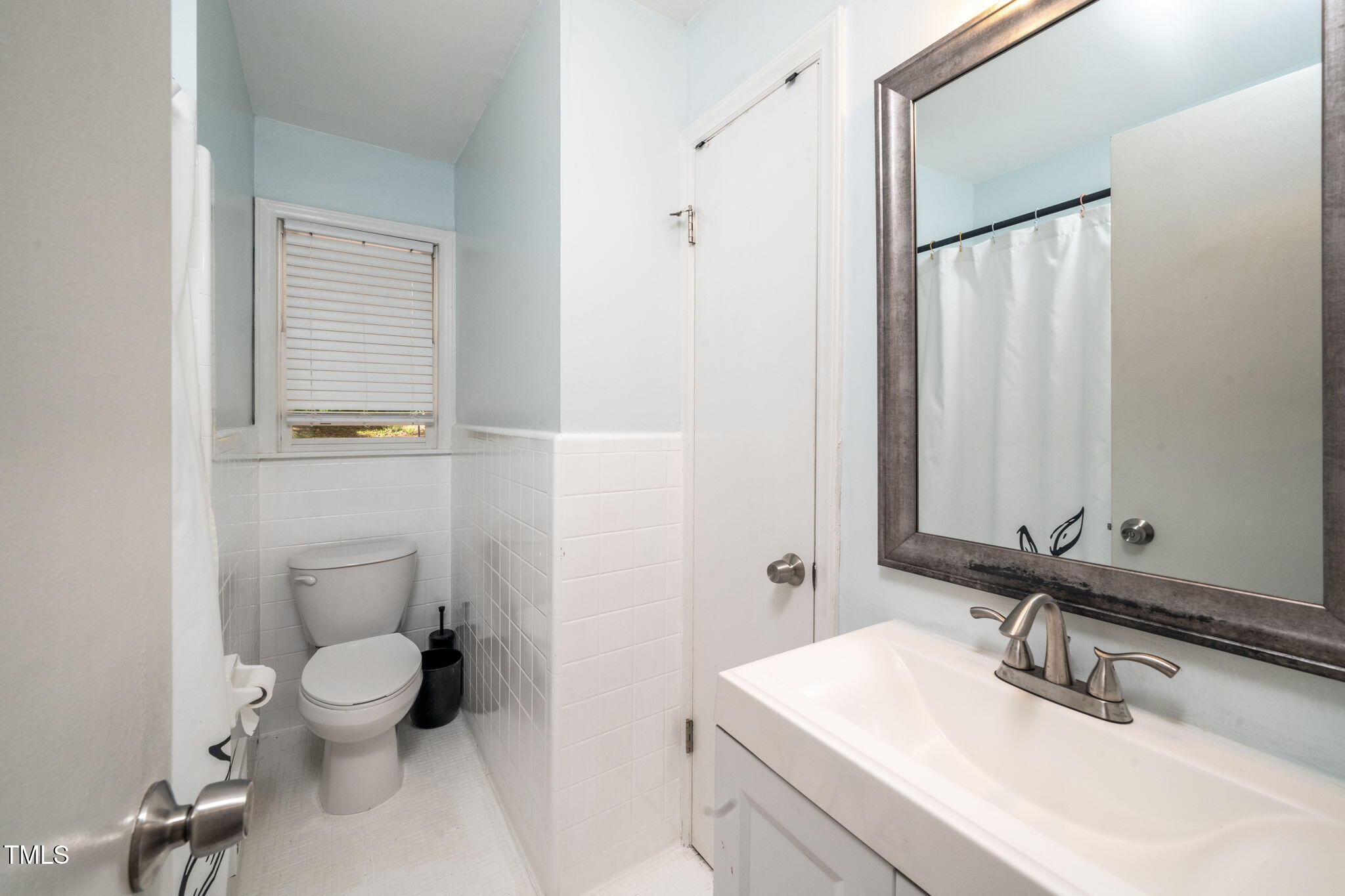 3109 Crandon Lane Raleigh, NC 27604 - Photo 15 of 24 Full Bathroom