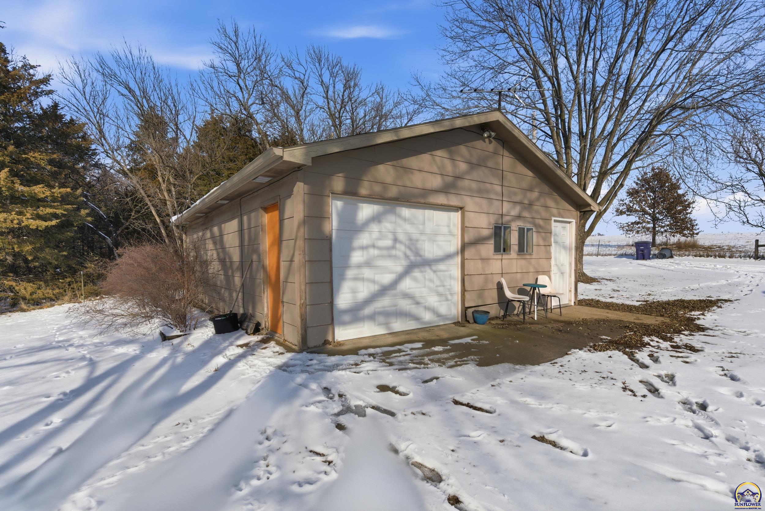 10409 Highway 24 St. George, KS 66535 - Photo 26 of 40