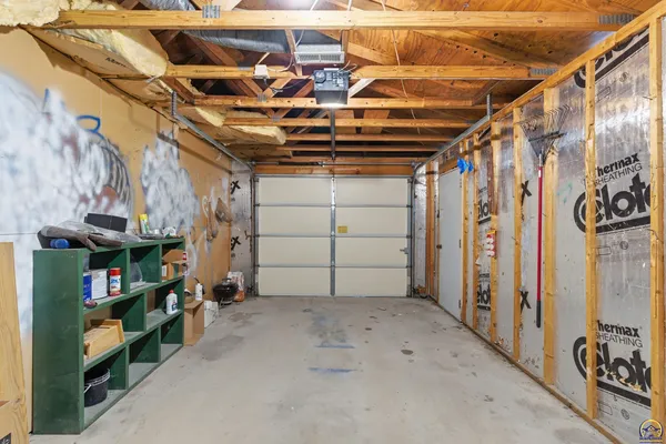 $1 | 10409 Highway 24, St. George, KS 66535