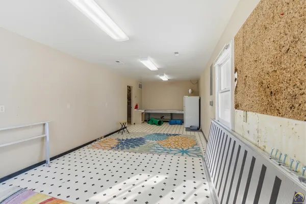$1 | 10409 Highway 24, St. George, KS 66535