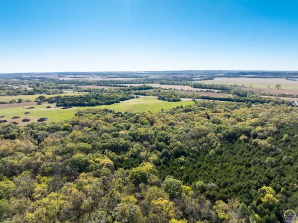 $1 | 10409 Highway 24, St. George, KS 66535