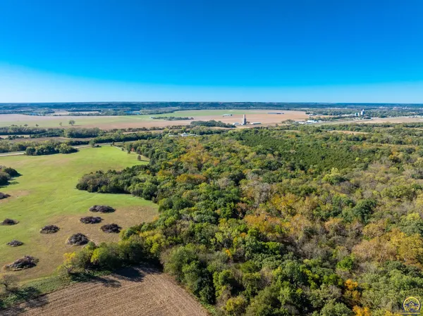 $1 | 10409 Highway 24, St. George, KS 66535