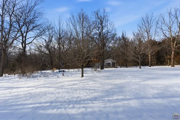 $1 | 10409 Highway 24, St. George, KS 66535