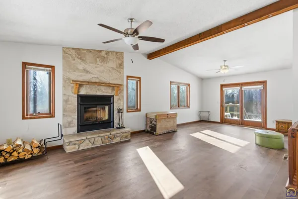 $1 | 10409 Highway 24, St. George, KS 66535