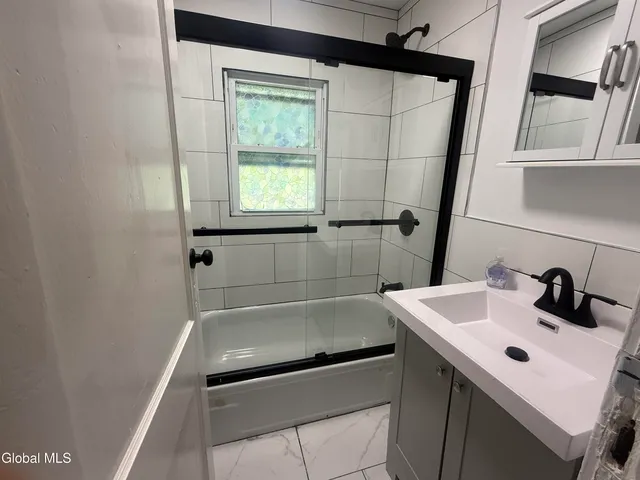 $1,750 | 1125 Cutler Street, Schenectady, NY 12303