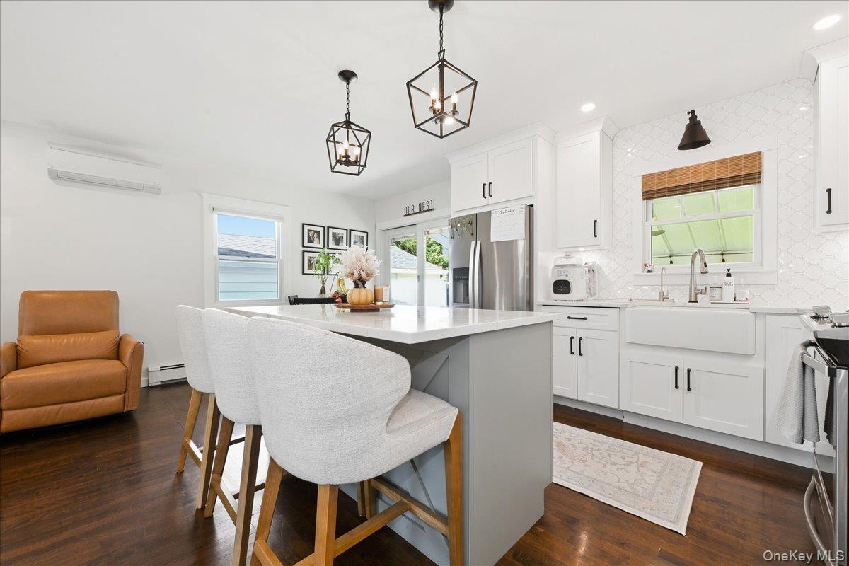 67 Raff Avenue Mineola, NY 11501 - Photo 9 of 30 Gallery Image 9