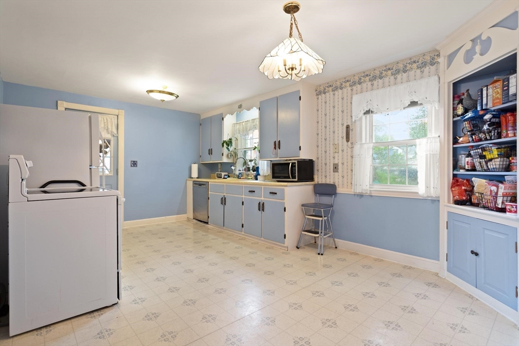 12 Stangus Road Lynn, MA 01905 - Photo 4 of 30