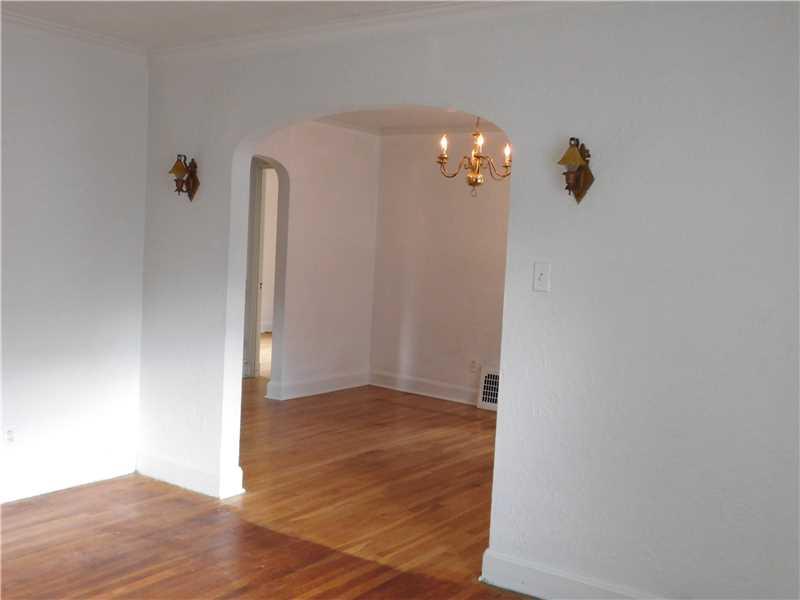 1200 Powers Run Road Pittsburgh, PA 15238 - Photo 5 of 15 Living Room.