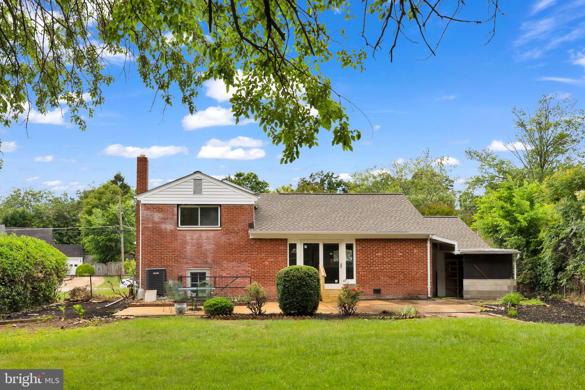 5907 Camberly Avenue Springfield, VA 22150 - Photo 35 of 37