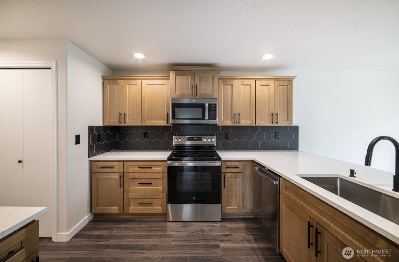 520 North Laventure Road Mount Vernon, WA 98273 - Photo 5 of 30